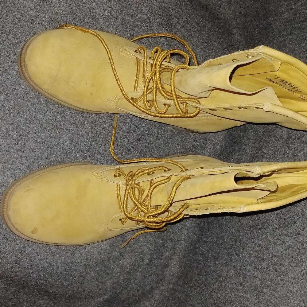 Steel toe work boots, size 10.5R color Tan. All leather, rubber soles. EUC.